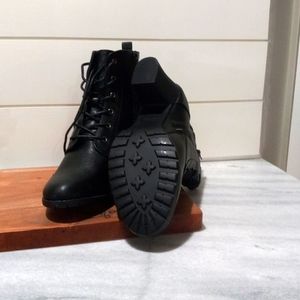 I.D. Required brand shoes never worn